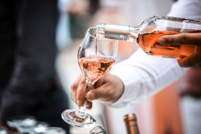 comment fabrique-t-on le vin rosé vinothentique